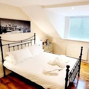 apartment-4-striking-2-bedroom-luxury-apartment-close.hotels-newcastle-upon-tyne.com/